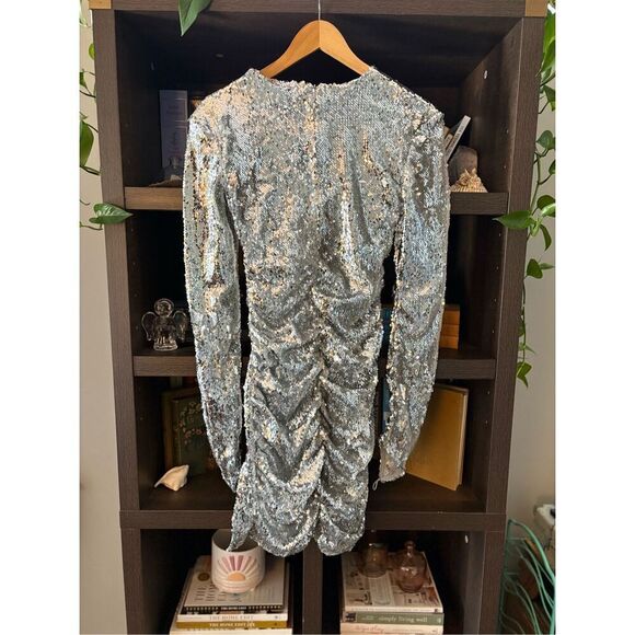 NWT OW Collection x Revolve Glitter Dress In Silver Sequin Size Small $250 MSRP - Picture 7 of 11